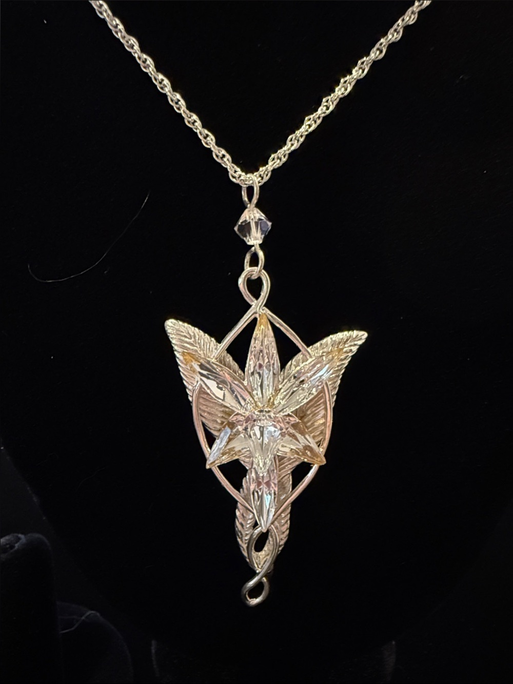 Noble Collection Lord of the Rings Arwen Evenstar Pendant
Necklace 925 Sterling